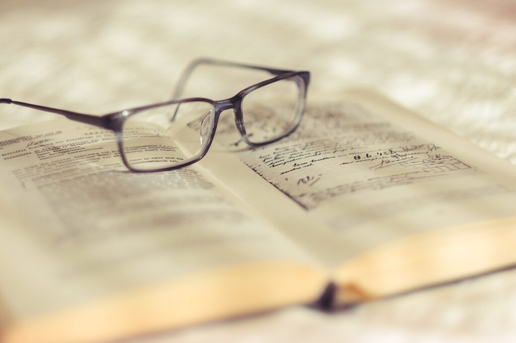 reading, glasses, book-4330761.jpg